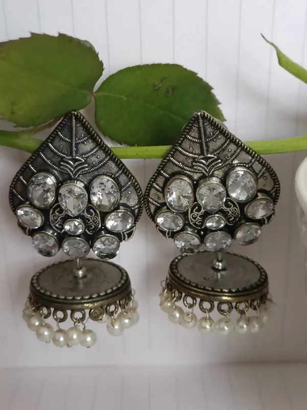 Lavanya_Leaf_Stone_Studded_Oxidized_Earrings