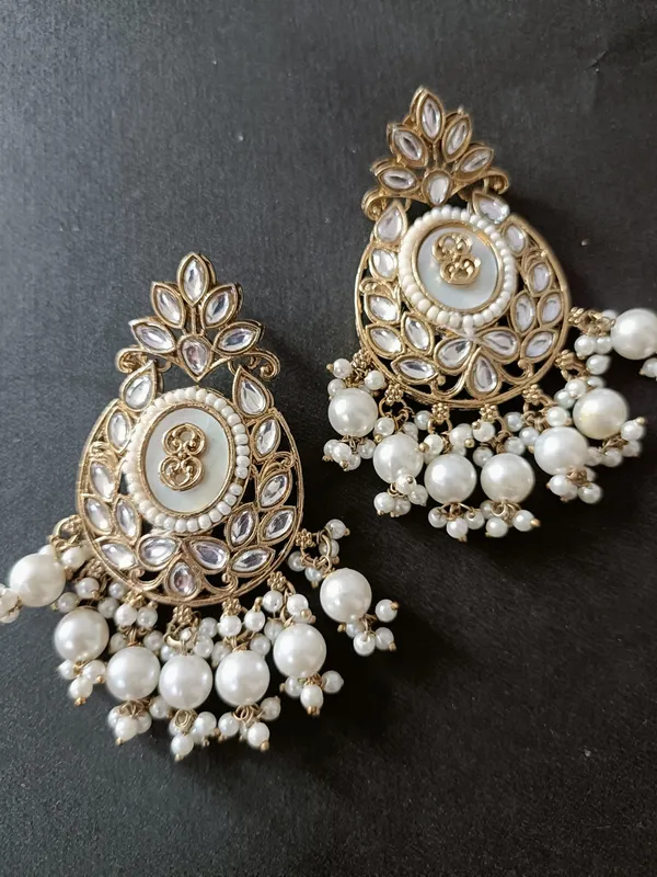 Ruhi_Off_White_Gold_Plated_Statement_Earrings