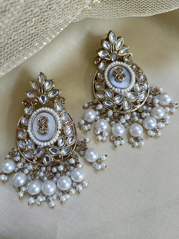 Ruhi_Off_White_Gold_Plated_Statement_Earrings