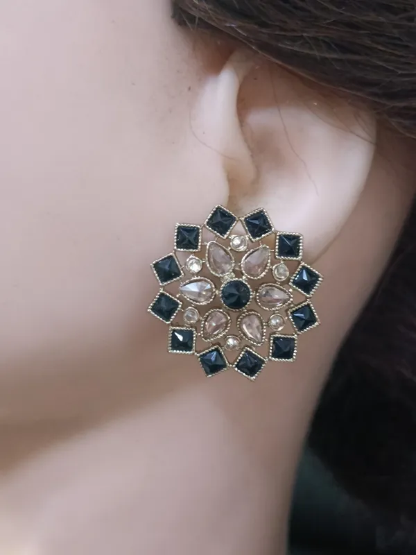 Aanya_Gold_Polished_Black_Earrings