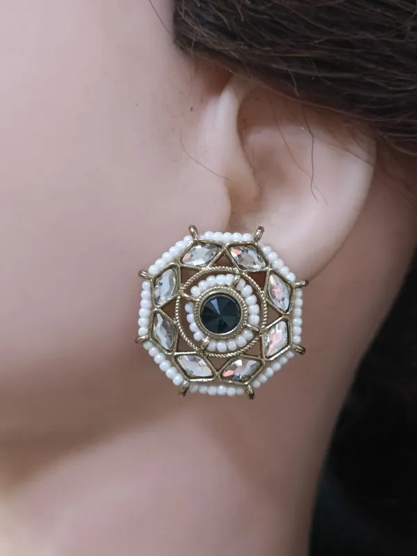 Tara_Trendy_Stud_Earrings