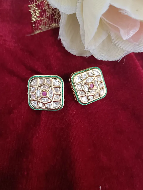 Nandita_Kundan_Square_Ear_Studs