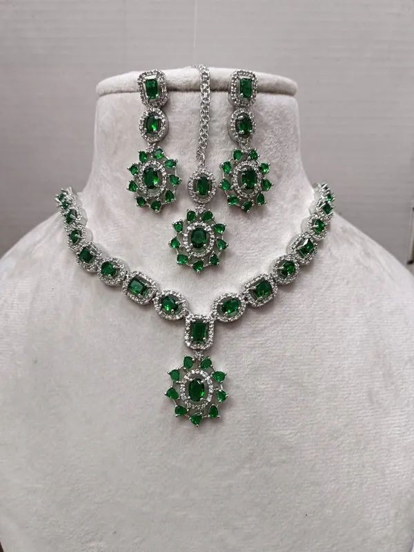 Pari_American_Diamond_Emerald_Green_Necklace_Set
