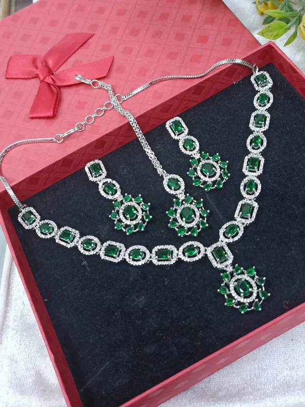 Pari_American_Diamond_Emerald_Green_Necklace_Set