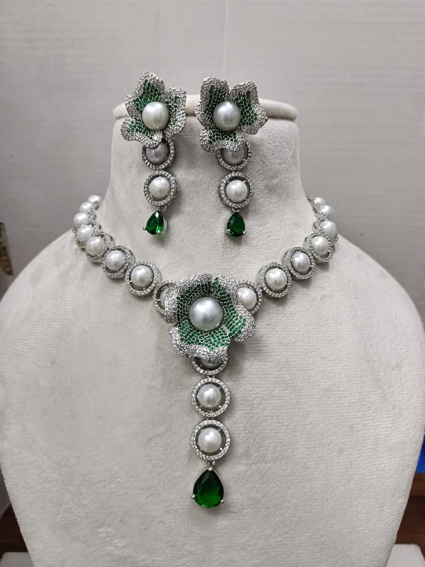 Jennifer_American_Diamond_Nano_Emerald_Necklace_Set