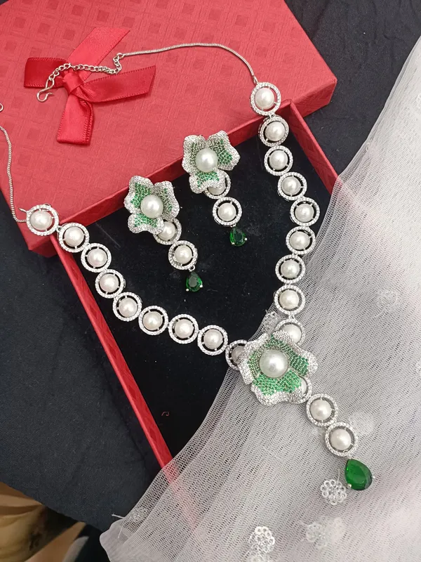 Jennifer_American_Diamond_Nano_Emerald_Necklace_Set