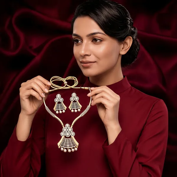 Royal_Cascade_Zirconia_Gold_Polished_Necklace_Set