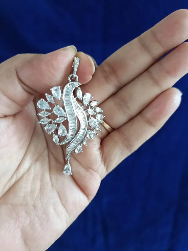 Priyanka_Silver_Zirconia_Pendant_Set