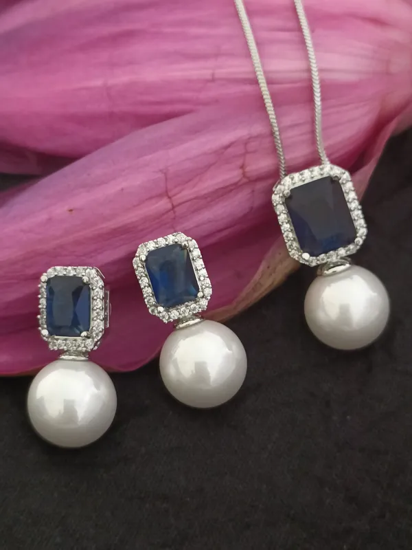 Laaysha_American_Diamond_Blue_Pendant_Set