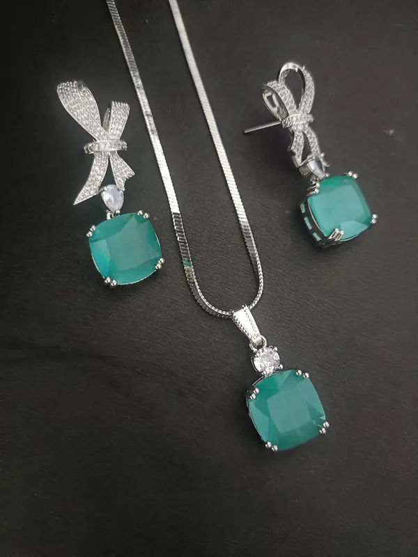 American_Diamond_Elegance_Mint_Green_Bow_Pendant_Set