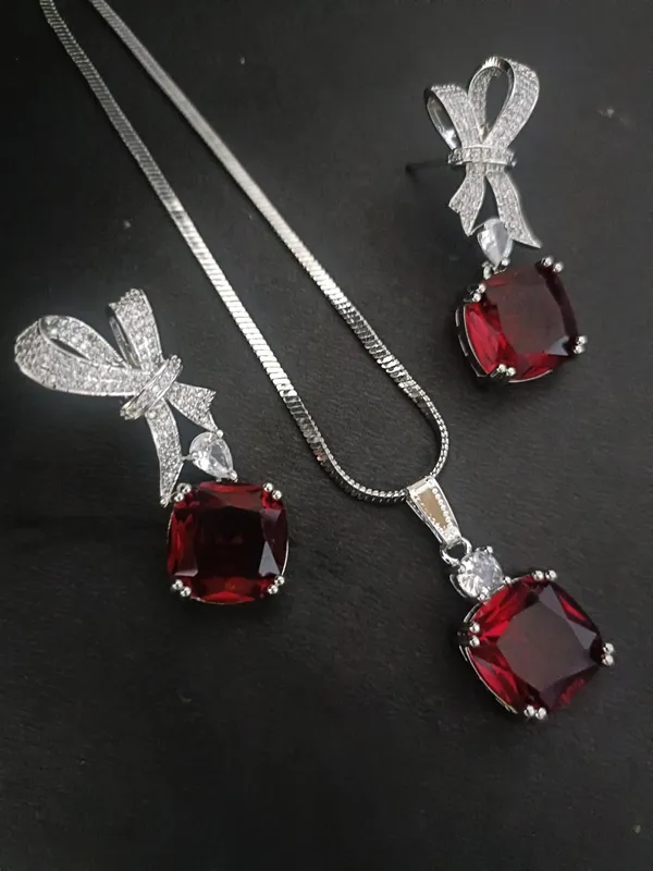 Ruby_Elegance_Bow_Pendant_Set