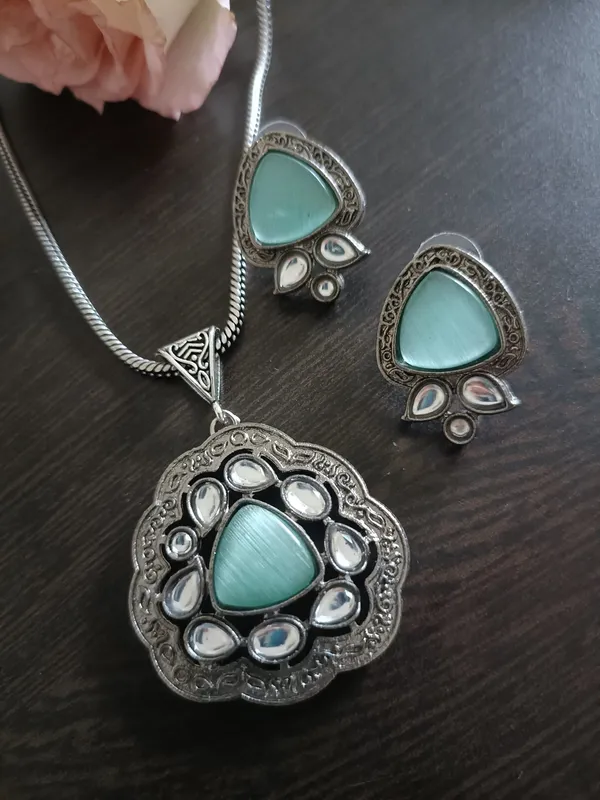 Laisha_Oxidized_Mint_Green_Pendent_Set
