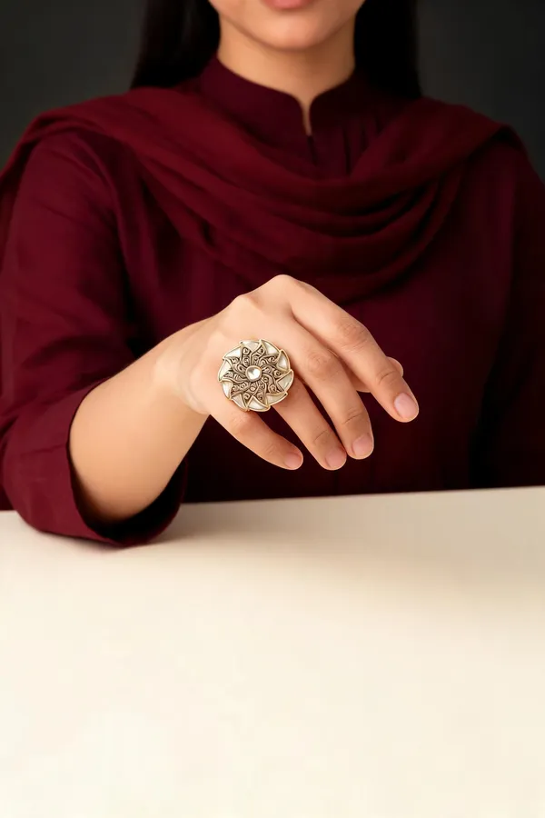 Yoshita_Studded_kundan_Ring.