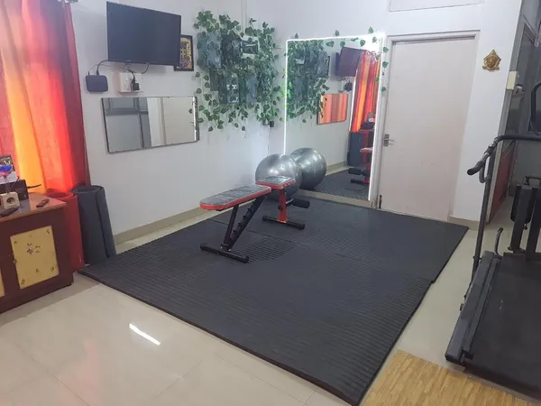 Progrip_By_Dhara_Eva_Rubber_Gym_Mat_8_5_Feet_30mm_Thick_Heavy_Duty_Exercise_Flooring_For_Treadmill_Dumbbell_Weightlifting_Area_Anti_Slip_Shock_Absorbing_Noise_Reduction_Black