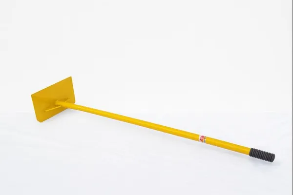 Traditional_Iron_Dung_Cleaner_4_Ft_Handle_With_Comfort_Grip_Curved_Spade_For_Effortless_Lifting_Ideal_For_Farm_Cow_Shed_Yard_Use