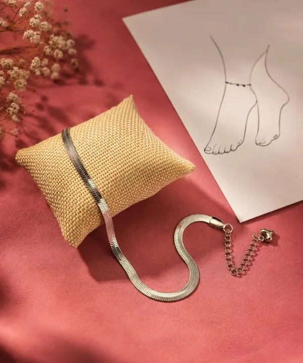 SHANKHRAJ_MALL_Silver_Herringbone_Chain_Anklet_with_Adjustable_Clasp
