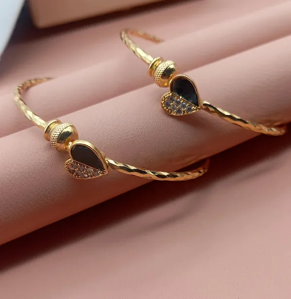 SHANKHRAJ_MALL_Gold_Plated_Heart_Bangle_Bracelet,_Twisted_Rope_Design_with_Black_and_Crystal_Accent,_Adjustable_Cuff_Style,_Fashion_Jewelry_for_Women_(A277)