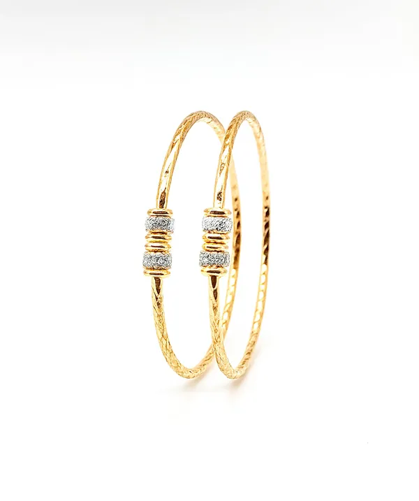SHANKHRAJ_MALL_Gold_Plated_Heart_Bangle_Bracelet,_Twisted_Rope_Design_with_Black_and_Crystal_Accent,_Adjustable_Cuff_Style,_Fashion_Jewelry_for_Women_(A312)