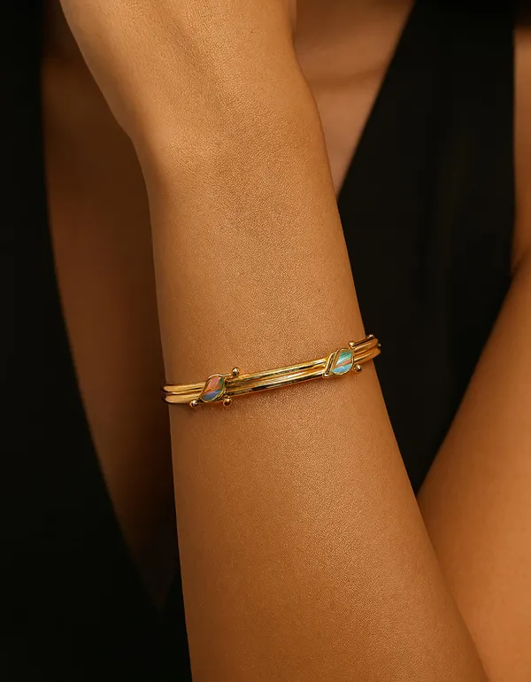 SHANKHRAJ_MALL_Gold_Plated_Heart_Bangle_Bracelet,_Twisted_Rope_Design_with_Black_and_Crystal_Accent,_Adjustable_Cuff_Style,_Fashion_Jewelry_for_Women_(A314)