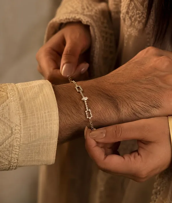 SHANKHRAJ_MALL_Silver-Tone_Bracelet_with_Marquise_CZ_Solitaire_and_Crystal_Chain_Link_Design