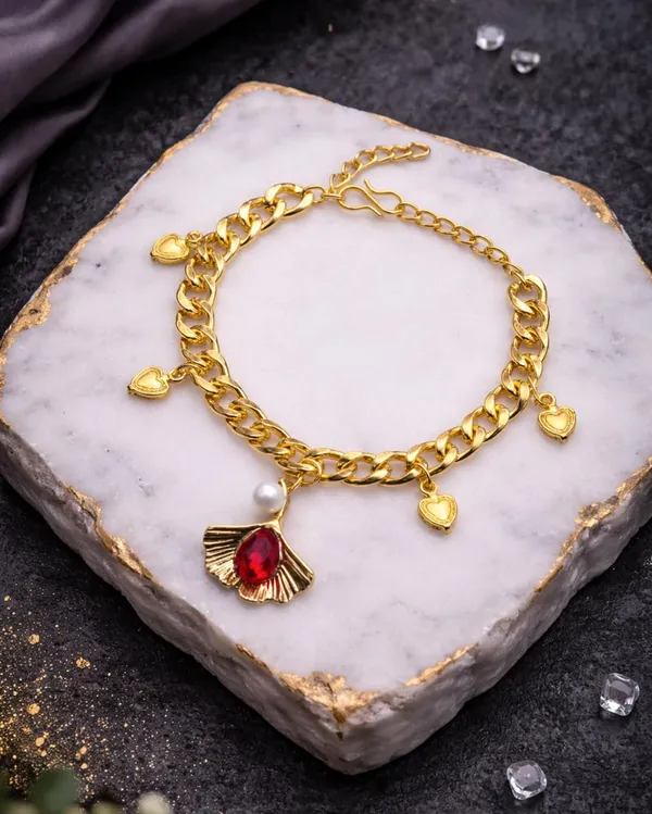 Gold_Tone_Heart_Charm_Bracelet_for_Women_|_Stylish_Chunky_Link_Bracelet_with_Hanging_Heart_Charms_(A467,_1)