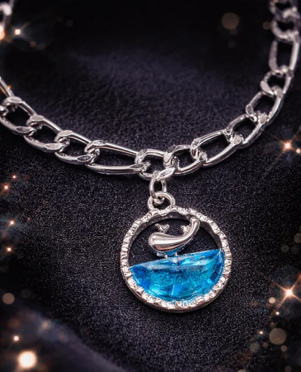 Silver_Figaro_Chain_Bracelet_with_Blue_Ocean_Dolphin_Charm,_Crystal_Embellished_Pendant_(A481,_1)