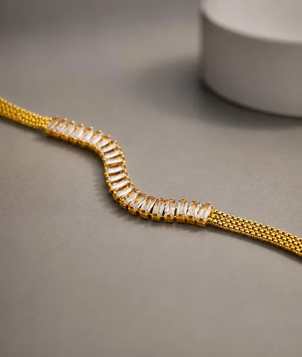 SHANKHRAJ_MALL_Gold_Plated_Stone_Bracelet_for_Women_&_Girls,_WHITE