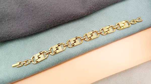 SHANKHRAJ_MALL_MENS_GOLDPALTED_BRASS_BRACELET_(A13)_(A13)