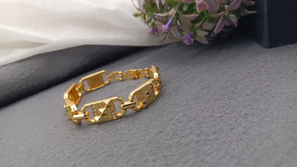 SHANKHRAJ_MALL_MENS_GOLDPALTED_BRASS_BRACELET_(A13)_(A13)