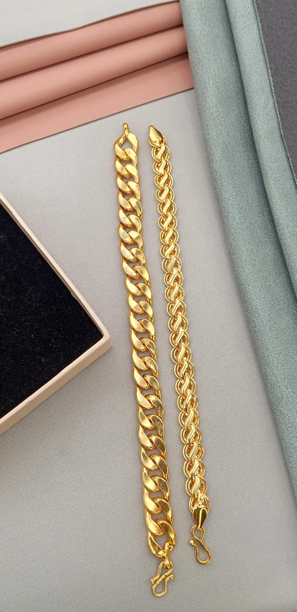 SHANKHRAJ_MALL_Gold_Plated_Wide_Link_Chain_Bracelet,_20_cm_Length,_Modern_Fashion_Style,_Unisex