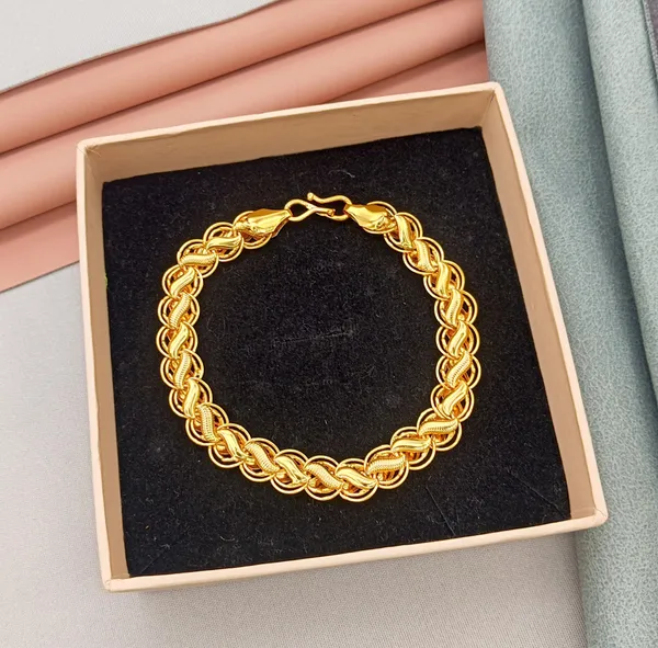 SHANKHRAJ_MALL_Gold_Plated_Wide_Link_Chain_Bracelet,_20_cm_Length,_Modern_Fashion_Style,_Unisex