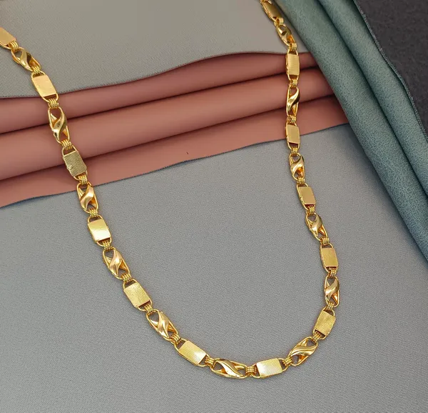 SHANKHRAJ_MALL_Elegant_Gold-Plated_Chain_Necklace,_Twisted_Link_Design,_Women's_Fashion_Jewelry