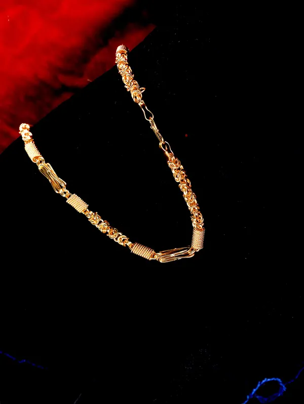 SHANKHRAJ_MALL_Gold_Plated_Men’s_Chain_Necklace_for_Boys_&_Men_|_Stylish_Heavy_Look_Chain_|_Multiple_Designs_&_Sizes_(1004)