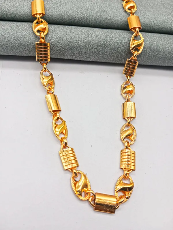 SHANKHRAJ_MALL_Gold_Plated_Men’s_Chain_Necklace_for_Boys_&_Men_|_Stylish_Heavy_Look_Chain_|_Multiple_Designs_&_Sizes_(100322)