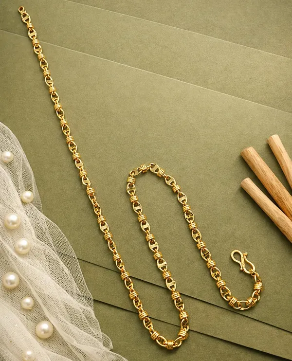SHANKHRAJ_MALL_Gold-Tone_Chain_Necklace,_Mariner_Link_Style,_Lobster_Clasp,_Fashion_Jewellery