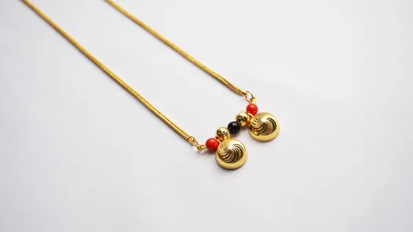 Women_gold_plated_Stylish_Mangalsutra_chain_(CH-ONLY_VATTI_ONLINE)