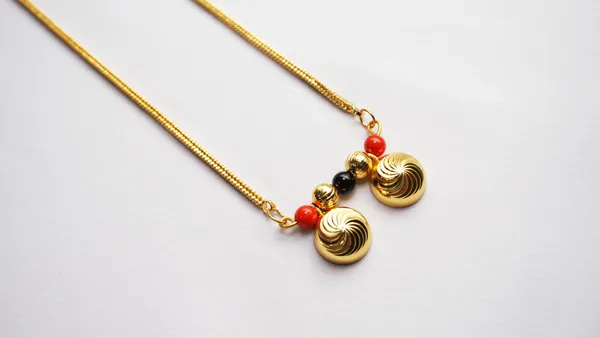 Women_gold_plated_Stylish_Mangalsutra_chain_(CH-ONLY_VATTI_ONLINE)