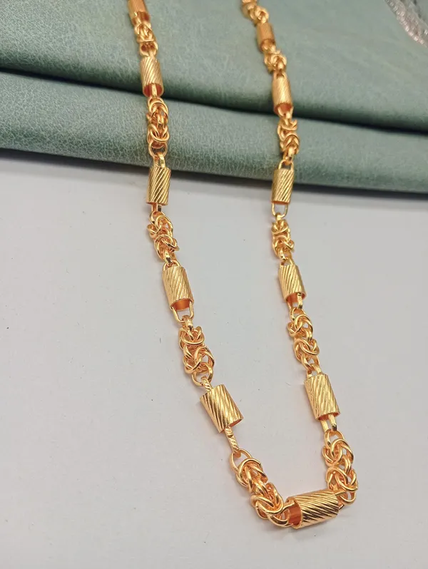 SHANKHRAJ_MALL_Gold_Plated_Men’s_Chain_Necklace_for_Boys_&_Men_|_Stylish_Heavy_Look_Chain_|_Multiple_Designs_&_Sizes_(100114)