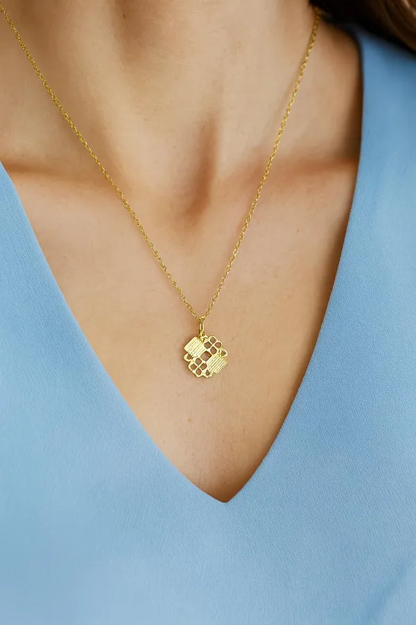 SHANKHRAJ_MALL_Elegant_Gold_Tone_Necklace_for_Women_|_Minimal_Geometric_Pendant_Design_|_Lightweight_Wear_Jewelry_|_Stylish_Chain_for_Casual_&_Festive_Outfits