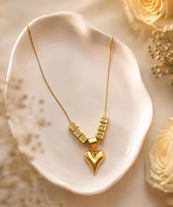 SHANKHRAJ_MALL_Gold_Plated_Heart_Pendant_Necklace_for_Women_|_Minimalist_Heart_Charm_Snake_Chain_Necklace_|_Adjustable_Fashion_Jewelry_for_Girls_&_Women
