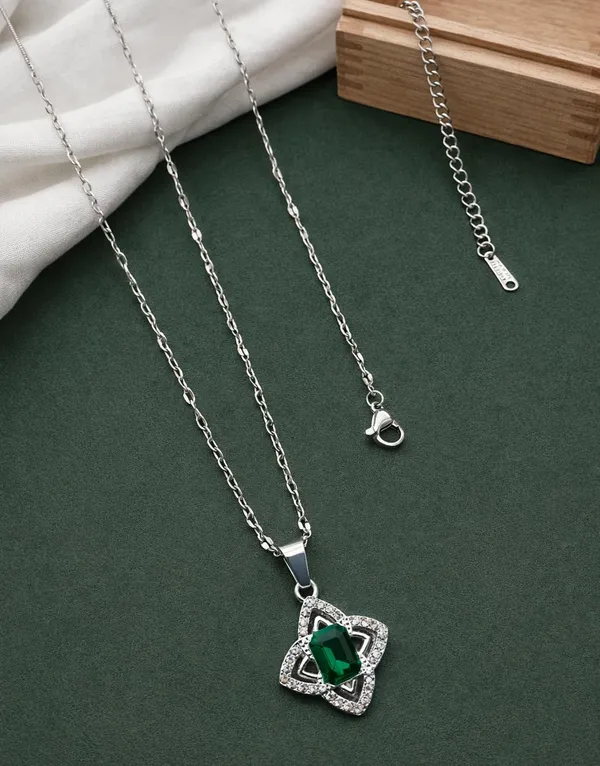 SHANKHRAJ_MALL_Silver_Pendant_Necklace_with_Stone,_Swan_Design,_Chain_Included_(A431)