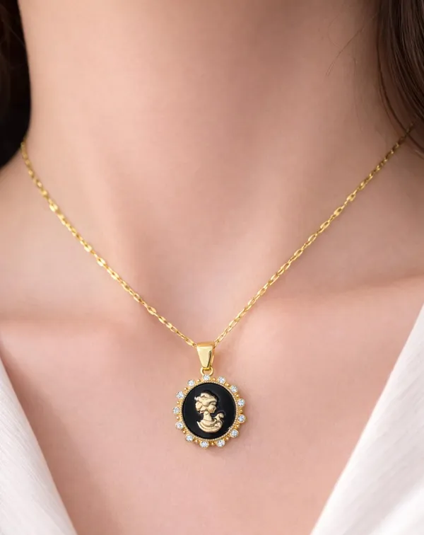 SHANKHRAJ_MALL_Silver_Pendant_Necklace_with_Stone,_Swan_Design,_Chain_Included_(A433)