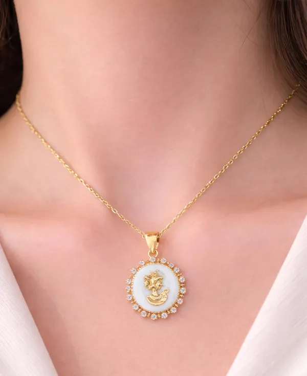 SHANKHRAJ_MALL_Silver_Pendant_Necklace_with_Stone,_Swan_Design,_Chain_Included_(A434)