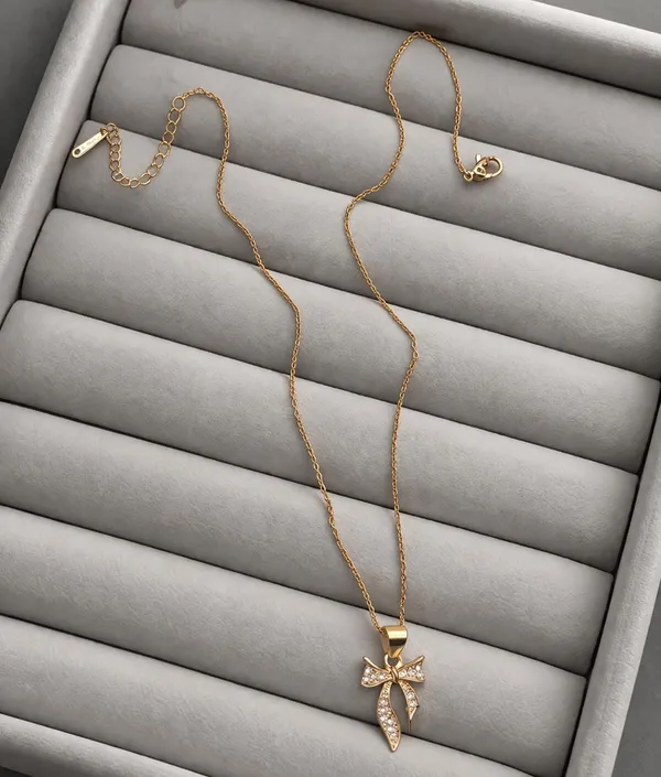 SHANKHRAJ_MALL_Silver_Pendant_Necklace_with_Stone,_Swan_Design,_Chain_Included_(A519)