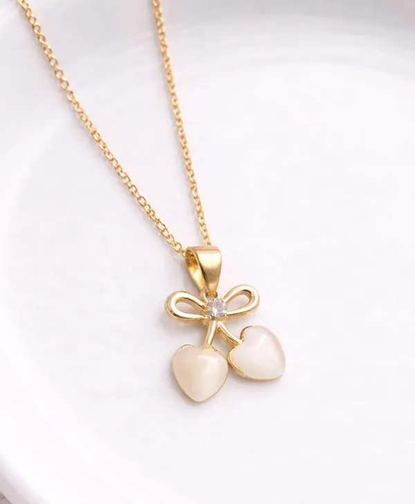 SHANKHRAJ_MALL_Silver_Pendant_Necklace_with_Stone,_Swan_Design,_Chain_Included_(A523)