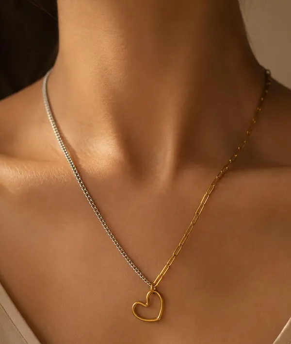 SHANKHRAJ_MALL_Two-Tone_Heart_Pendant_Necklace,