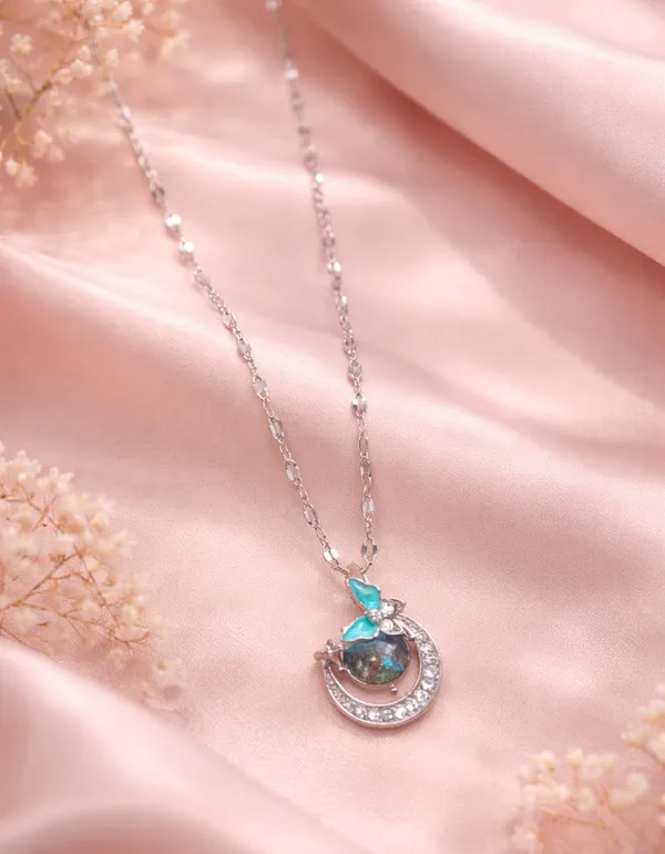 SHANKHRAJ_MALL_Silver_Pendant_Necklace_with_Stone,_Swan_Design,_Chain_Included_(A448)