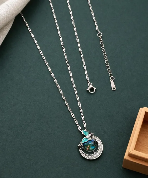 SHANKHRAJ_MALL_Silver_Pendant_Necklace_with_Stone,_Swan_Design,_Chain_Included_(A448)