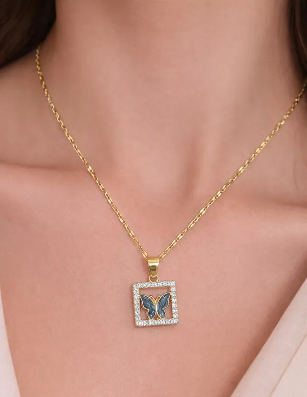 SHANKHRAJ_MALL_Silver_Pendant_Necklace_with_Stone,_Swan_Design,_Chain_Included_(A449)