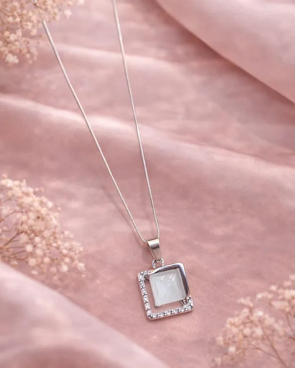 SHANKHRAJ_MALL_Silver_Pendant_Necklace_with_Stone,_Swan_Design,_Chain_Included_(A454)
